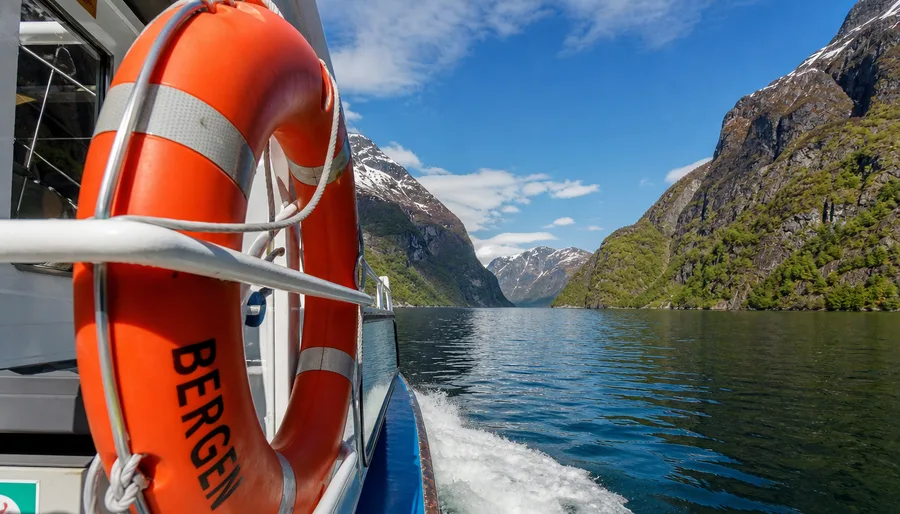 Bergen to Flåm Fjord Cruise: Nærøyfjord & Flåm Railway Guide
